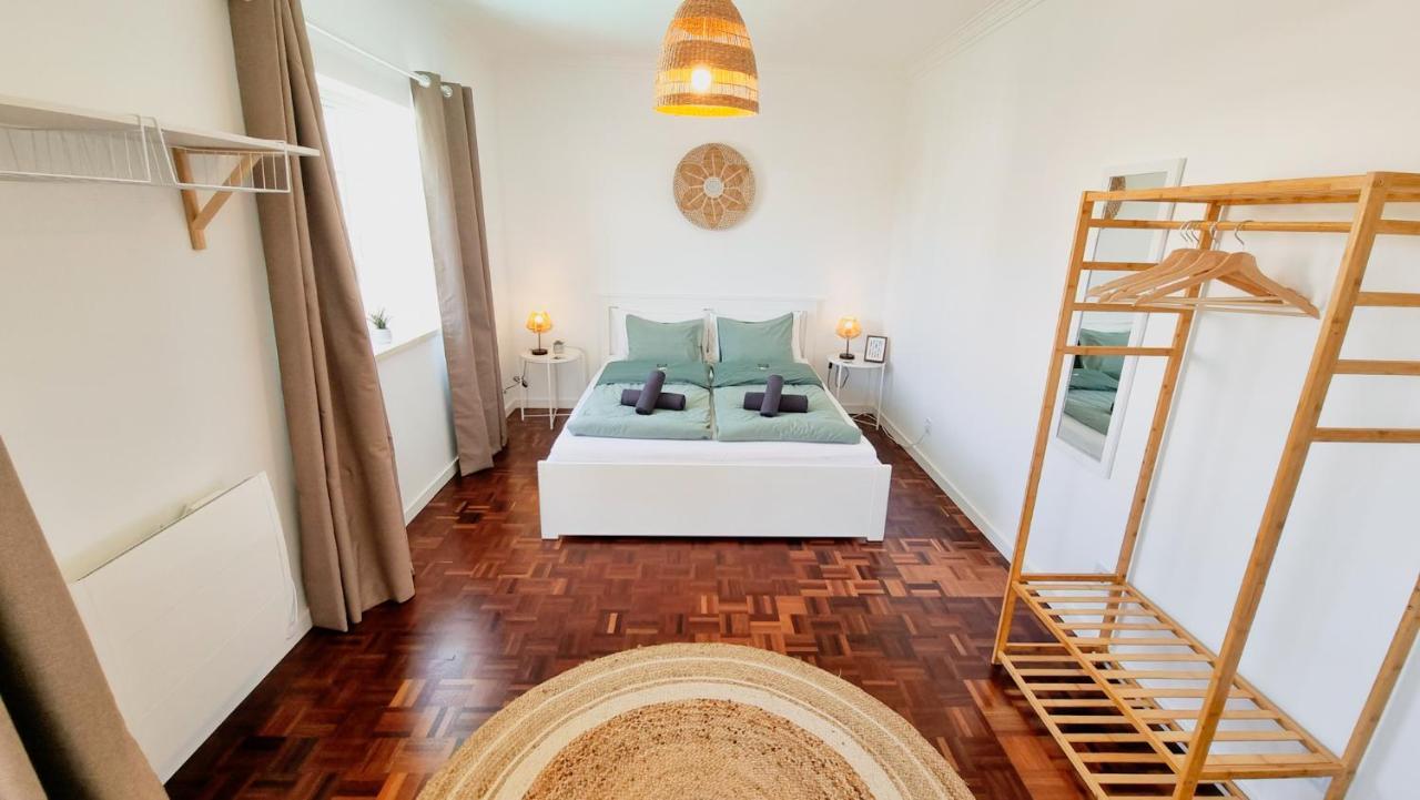 Hôtel Tika Surf Camp Ericeira à Carvoeira Extérieur photo