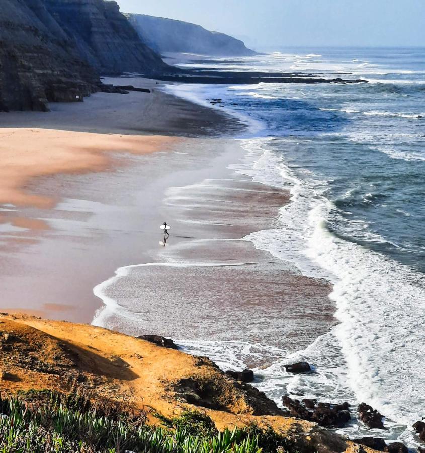 Hôtel Tika Surf Camp Ericeira à Carvoeira Extérieur photo