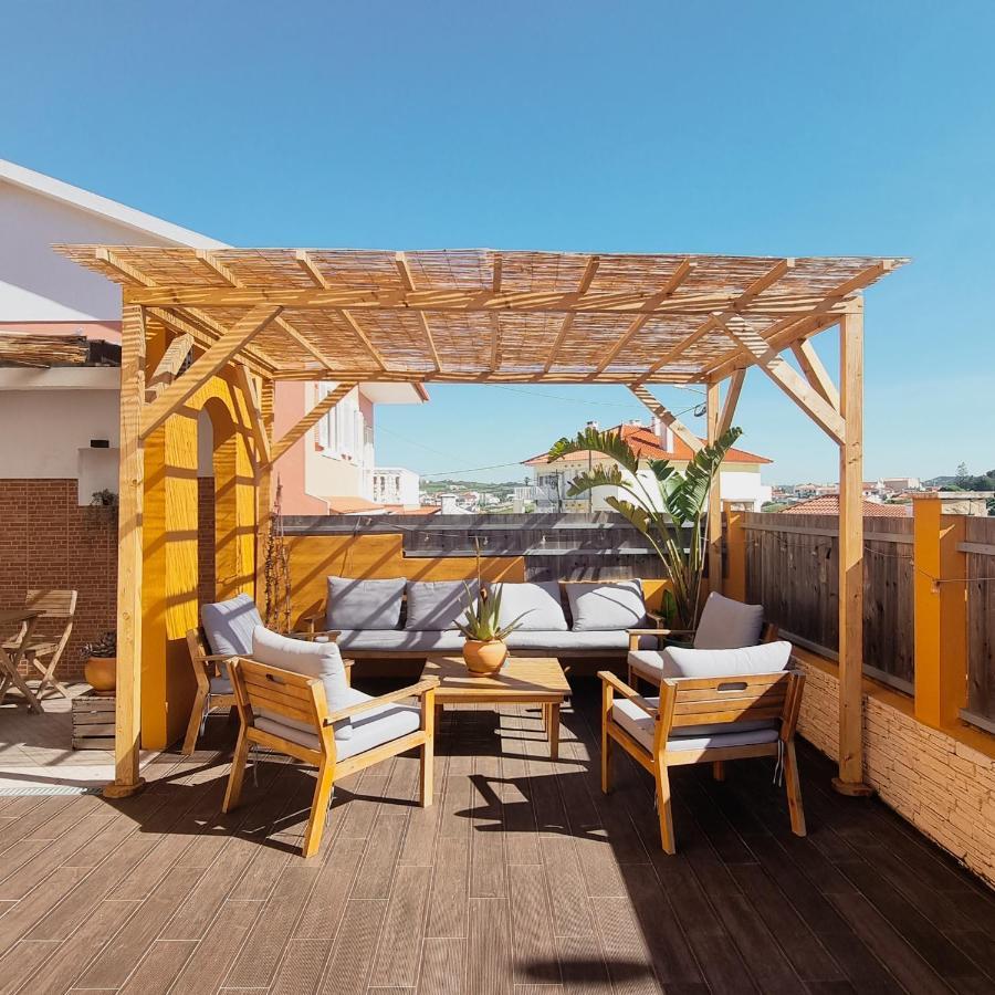 Hôtel Tika Surf Camp Ericeira à Carvoeira Extérieur photo